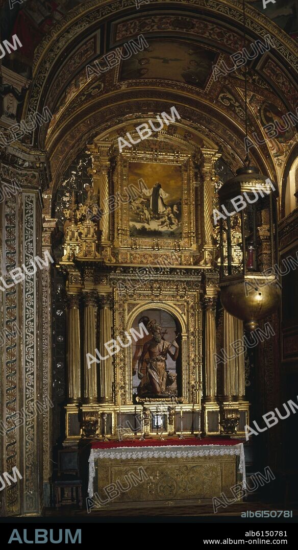 SACRISTIA DEL MONASTERIO DE GUADALUPE - SIGLO XVII - RETABLO DE SAN JERONIMO - DE LA CUPULA PENDE EL FANAL DE LA NAVE CAPITANA.
