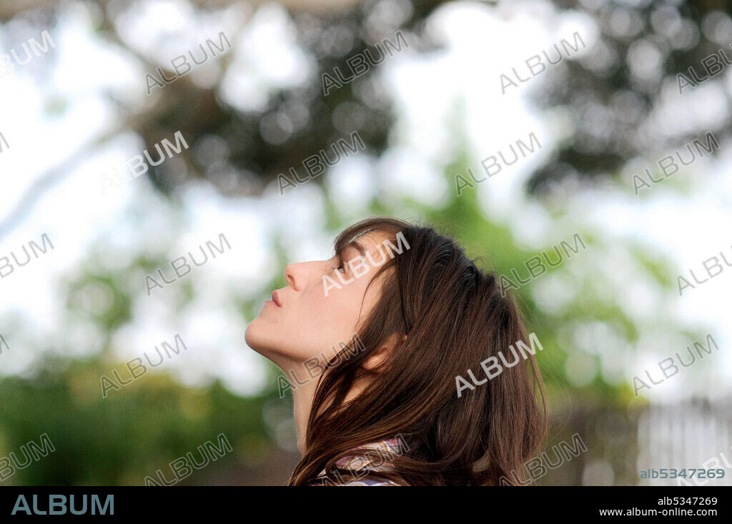 CHARLOTTE GAINSBOURG in THE TREE, 2010, directed by JULIE BERTUCELLI. Copyright CANAL +.