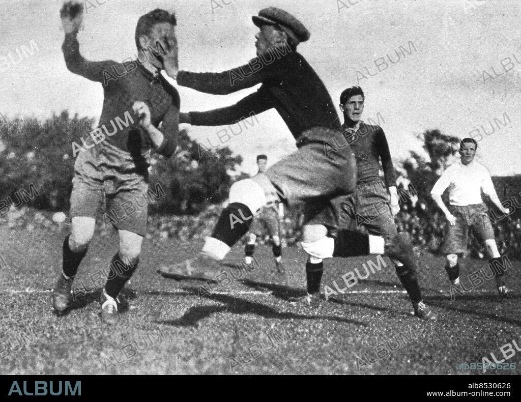 Någonstans i Sverige 1920-tal. Humorbild från fotboll någon gång på 1920-talet. Foto: Kamerareportage *** Local Caption *** . KAMERAREPORTAGE.