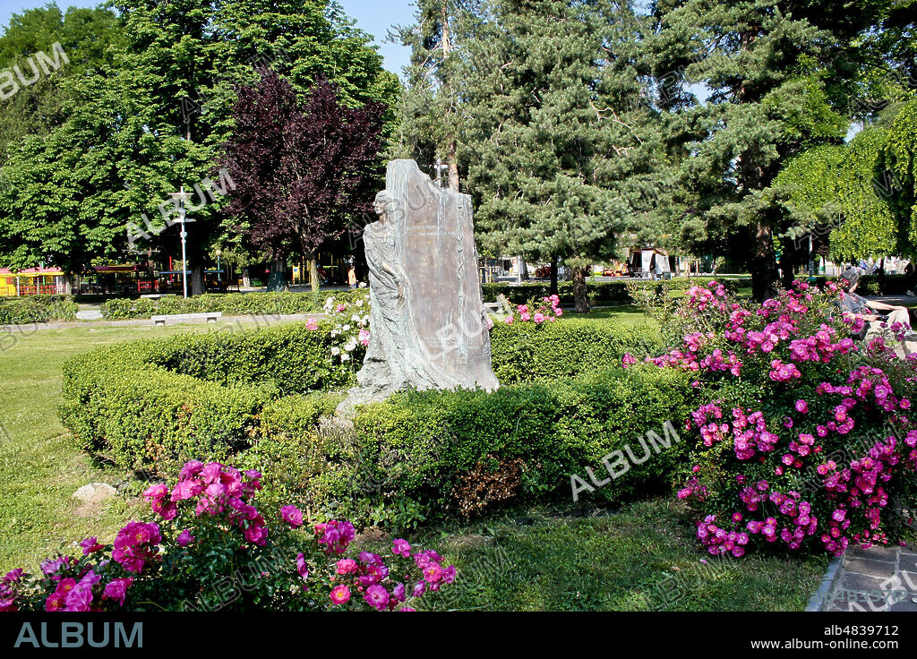 Como, Lombardy, Italy. Lake of Como. Monument to Mafalda of Savoy (Mafalda di Savoia).. In the gardens, overlooking Lake Como, a bronze statue commemorates Princess Mafalda of Savoy who died on August 28, 1944 in the Buchenwald concentration camp. The work was created by Massimo Clerici in 2002.