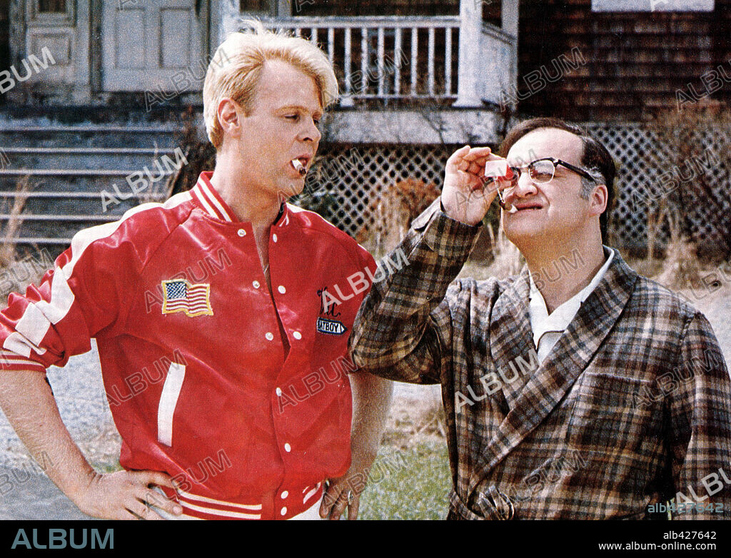 DAN AYKROYD y JOHN BELUSHI en MIS LOCOS VECINOS, 1981 (NEIGHBORS), dirigida por JOHN G. AVILDSEN. Copyright COLUMBIA PICTURES.