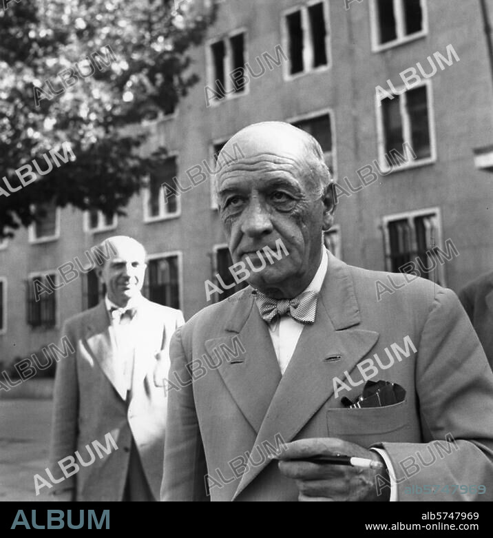 Ortega y Gasset, José Spanish philosopher, Madrid 9.5.1883 - 18.10.1955. José Ortega y Gasset arriving at Berlin-Tempelhof Airport. Photo, undated (c. 1950?).