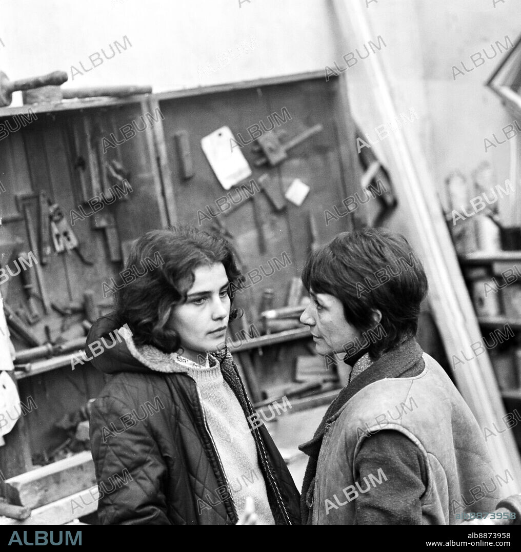 KATALIN BEREK in ADOPTION, 1975 (OROKBEFOGADAS), directed by MARTA MESZAROS. Copyright HUNGAROFILM.