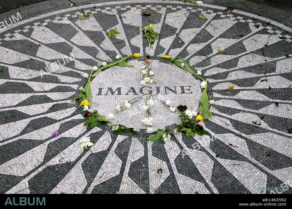 United States. New York. Central Park. Strawberry Fields, dedicated to the memory of the musician John Lennon. Memorial mosaic. Imagine. Detail.