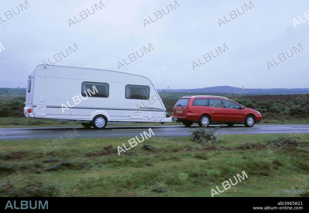 2002 Citroen C5 hdi towing a caravan.