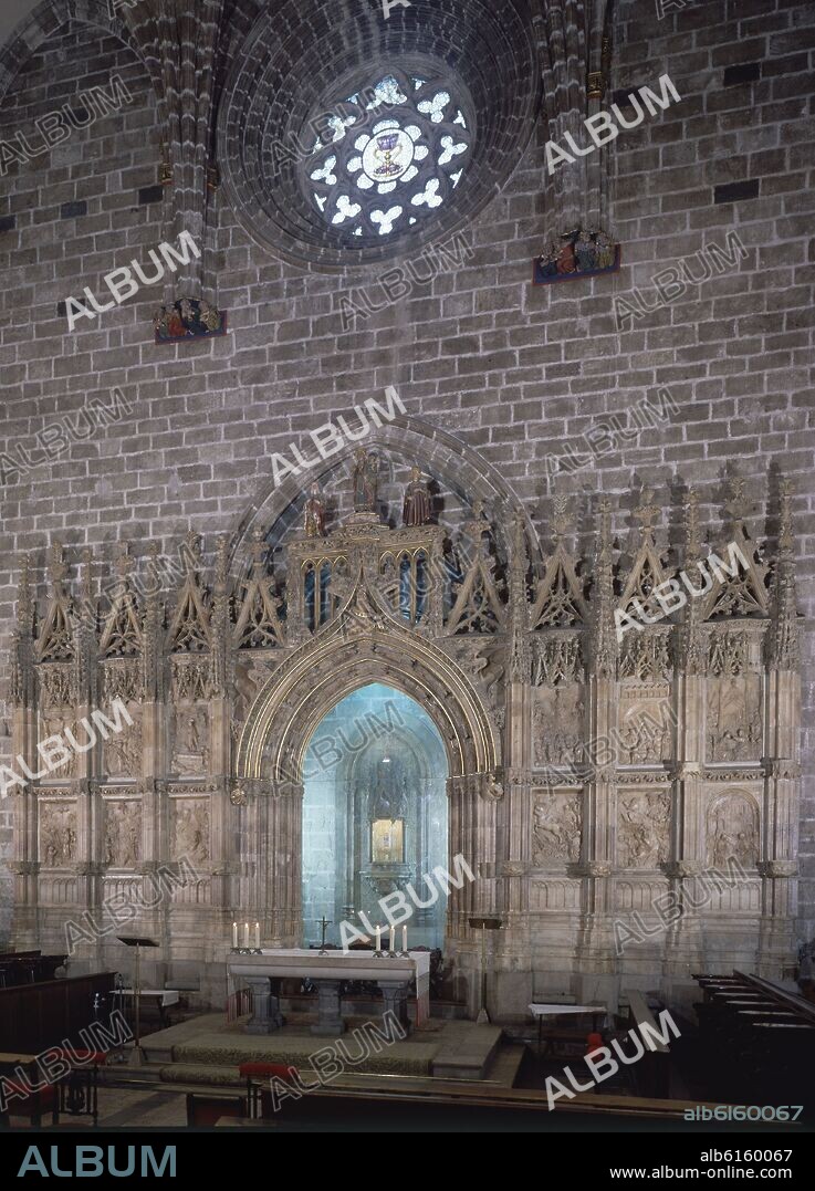 ANTONI DALMAU Y JULIA FLORENTI (S. XV) JULIA NOFR. CAPILLA DEL SANTO CALIZ - RETABLO GOTICO FLAMIGERO CON ALTORRELIEVES DE ALABASTRO DE GIULIANO POGGIBONSI - SIGLO XV.