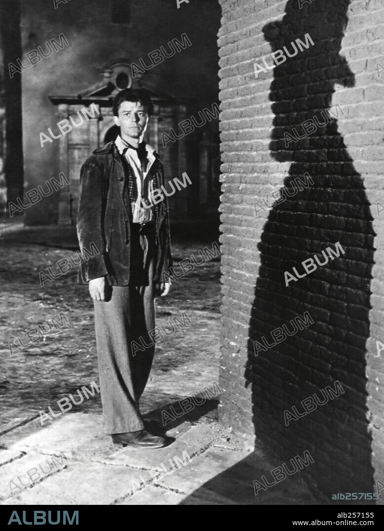 GERARD PHILIPE dans LA BEAUTE DU DIABLE, 1950, réalisé par RENE CLAIR. Copyright FRANCO LONDON FILMS/FILMS UNIVERSALIA.