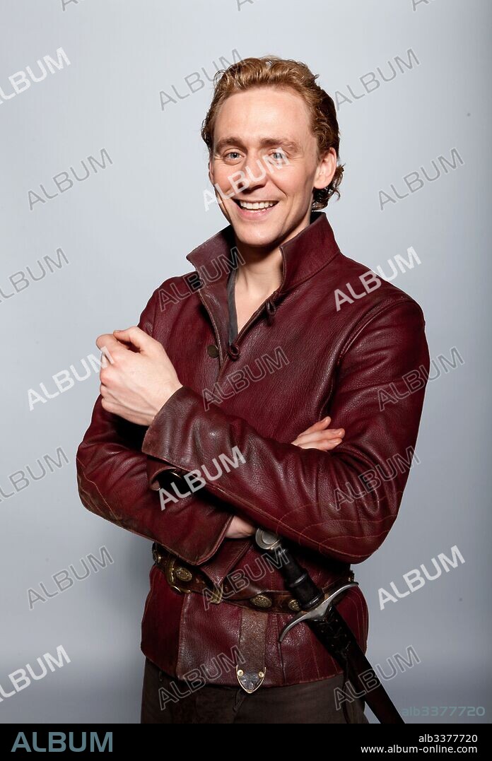 TOM HIDDLESTON en THE HOLLOW CROWN, 2012, dirigida por RICHARD EYRE, RUPERT GOOLD y THEA SHARROCK. Copyright BRITISH BROADCASTING CORPORATION (bbc).