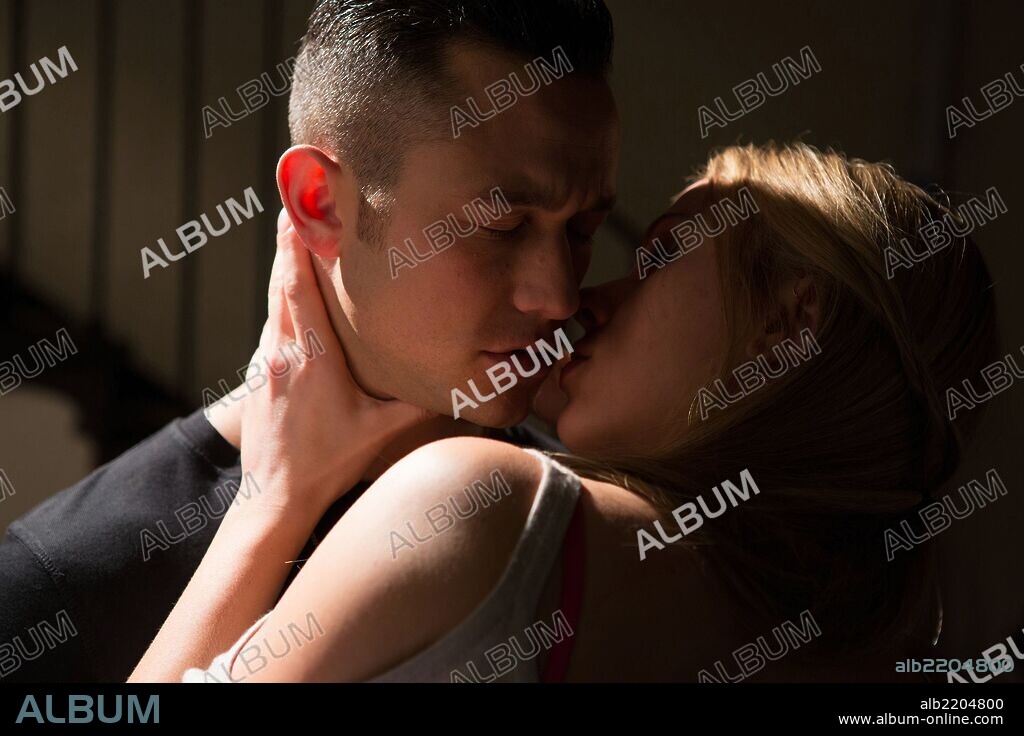 JOSEPH GORDON-LEVITT and SCARLETT JOHANSSON in DON JON, 2013, directed by JOSEPH GORDON-LEVITT. Copyright VOLTAGE PICTURES.