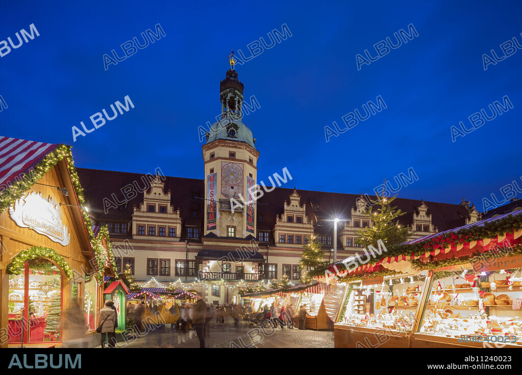 Christmas market, Old Town Hall (Altes Rathaus), Leipzig, Saxony, Germany, Europe.