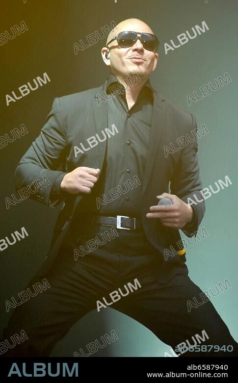 Pitbull am 02.06.2012 beim Plazafest in Hannover|.