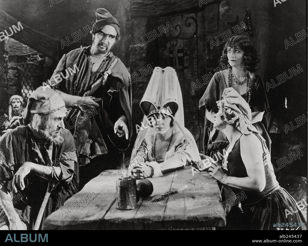 PATSY RUTH MILLER in THE HUNCHBACK OF NOTRE DAME, 1923, directed by WALLACE WORSLEY. Copyright UNIVERSAL PICTURES.