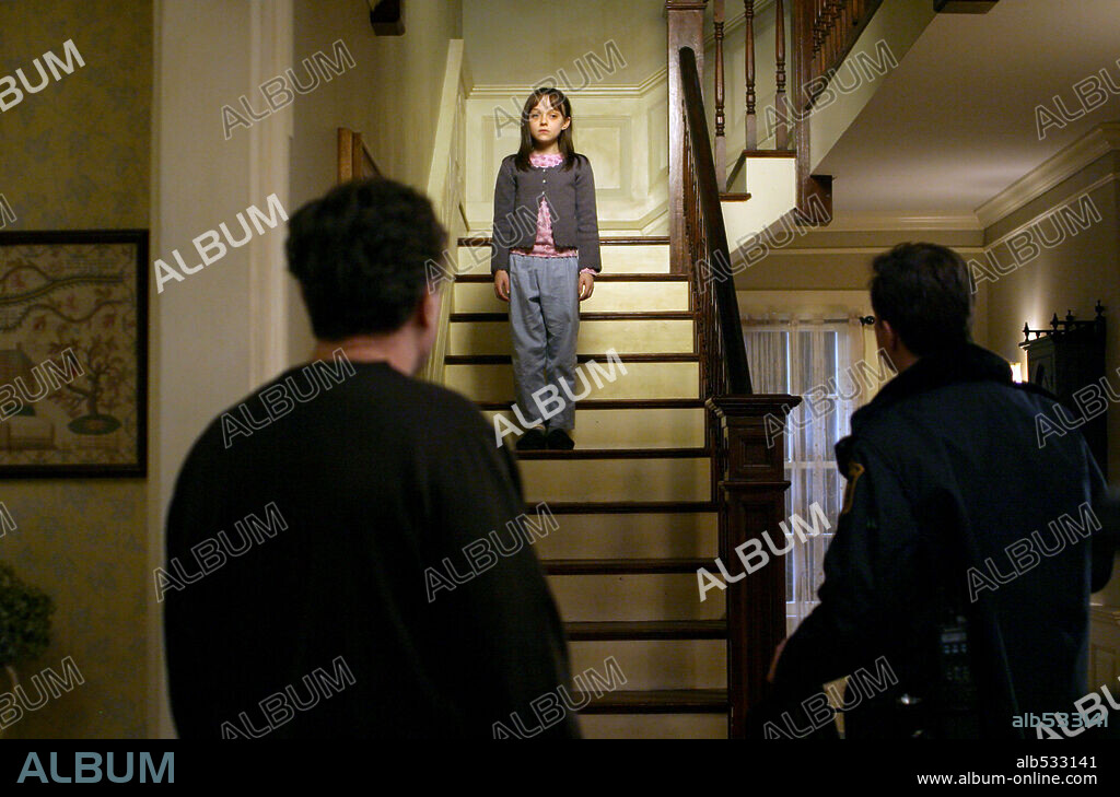 DYLAN BAKER and FANNING DAKOTA. DAKOTA FANNING and DYLAN BAKER in HIDE AND SEEK, 2005, directed by JOHN POLSON. Copyright 20TH CENTURY FOX / BAILEY, K.C.