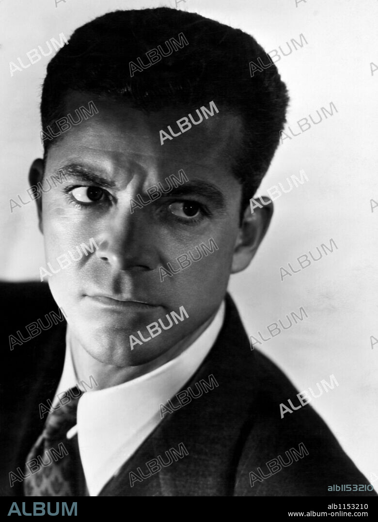 DANA ANDREWS en EL TELON DE ACERO, 1948 (THE IRON CURTAIN), dirigida por WILLIAM A. WELLMAN. Copyright 20TH CENTURY FOX.