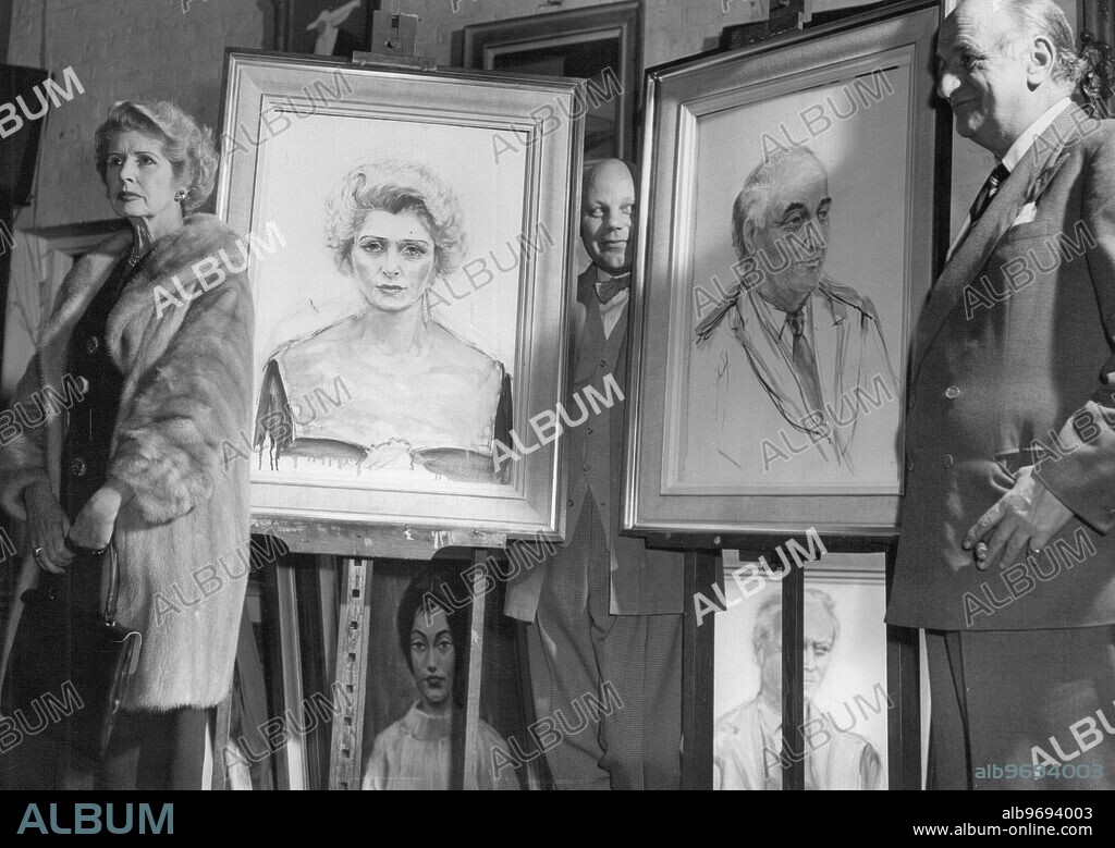 Lady Norah Docker ( born Norah Royce Turner ( 1906 - 1983 ) an English socialite with husband Sir Bernard Docker views her portrait by artist John Spencer Churchill (centre ) in London. 26 February 1959.