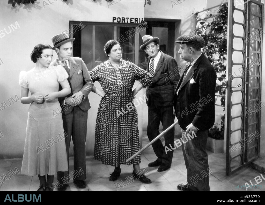 ALBERTO LOPEZ, ANSELMO FERNANDEZ, MARIA ZALDIVAR, MARY AMPARO BOSCH y RAMON CEBRIAN en LOS CLAVELES, 1936. Copyright PRODUCCION CINEMATOGRAFICA ESPAÑOLA S.A.