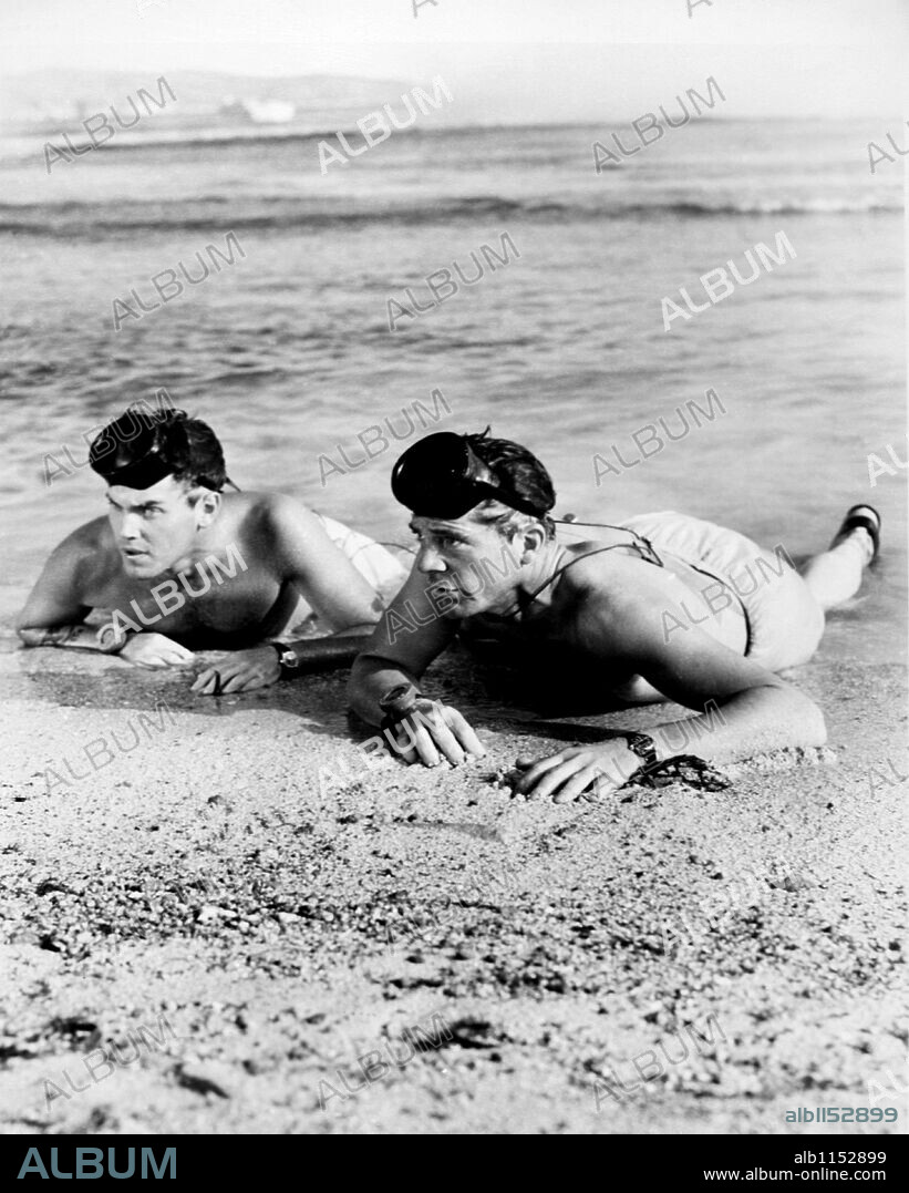 DANA ANDREWS and JEFFREY HUNTER in THE FROGMEN, 1951, directed by LLOYD BACON. Copyright 20TH CENTURY FOX.