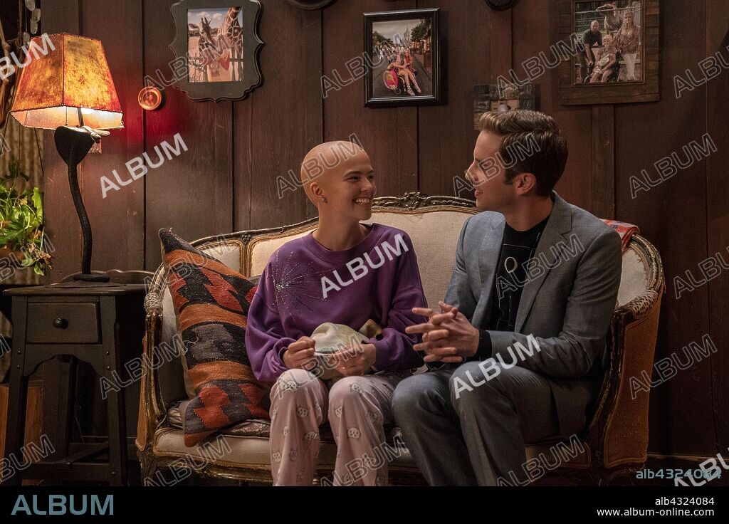 BEN PLATT and ZOEY DEUTCH in THE POLITICIAN, 2019, directed by IAN BRENNAN and RYAN MURPHY. Copyright NETFLIX.
