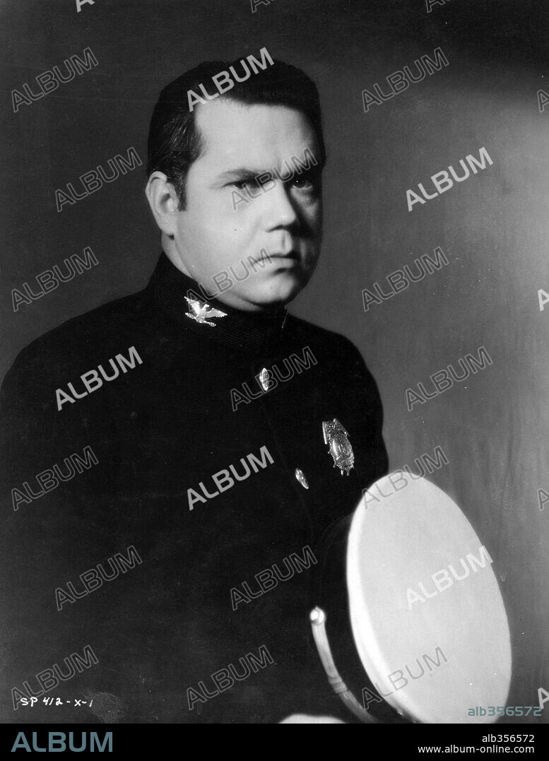 JUAN DE LANDA en EL PROCESO DE MARY DUGAN, 1931, dirigida por GREGORIO MARTINEZ SIERRA y MARCEL DE SANO. Copyright METRO GOLDWYN MAYER.