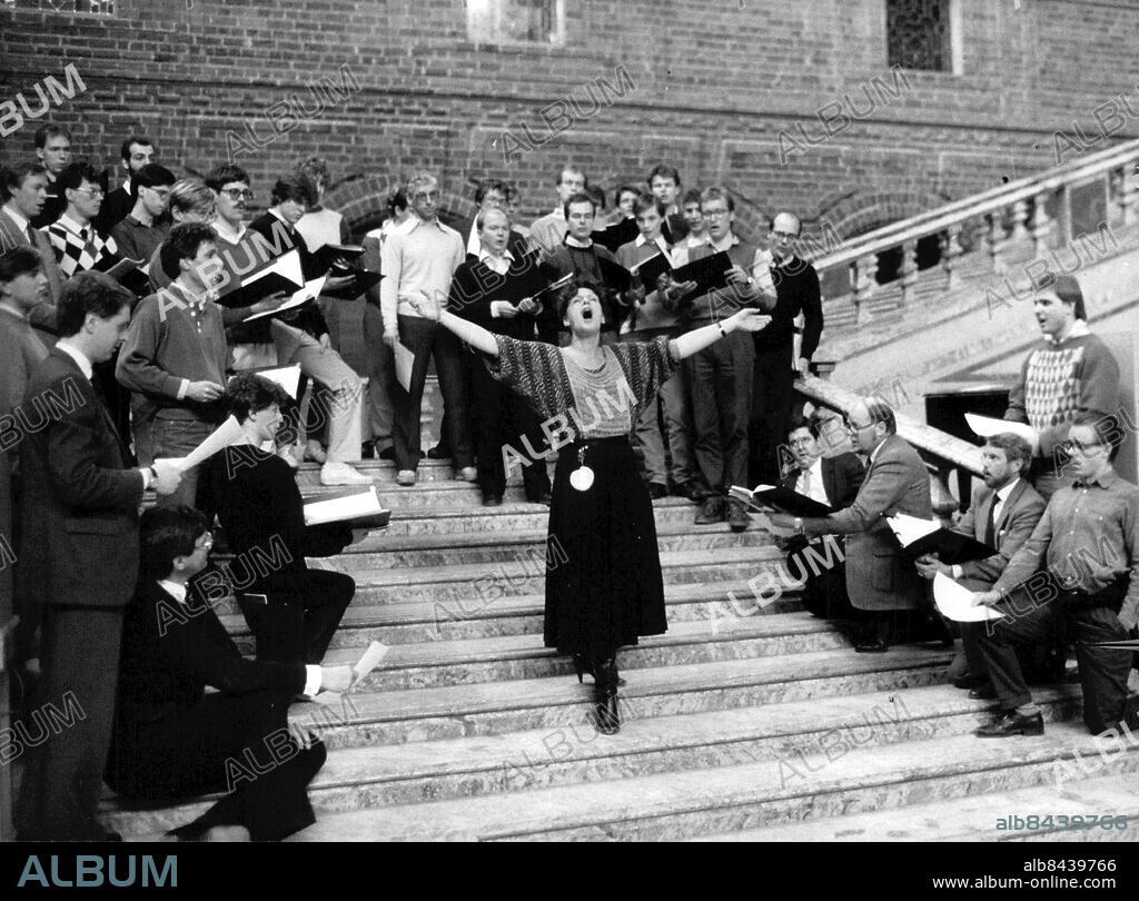 Stockholm 1982-04-17. Operasångerskan Sylvia Lindenstrand sjunger i Stadshuset. Foto: SvD / TT / kod 12014.
