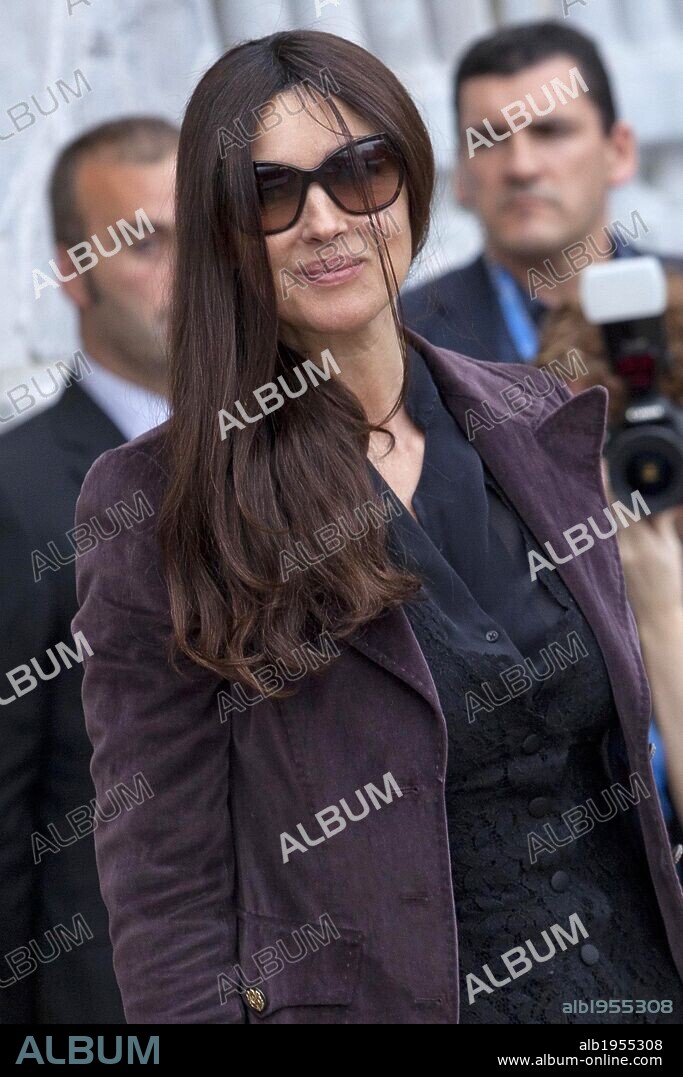 Sept. 25, 2012 - San Sebastian, Spanien - Actress Monica Bellucci arrives at Maria Cristina Hotel during the Festival Internacional de Cine de Donostia-San Sebastian 2012 / 60th San Sebastian International Film Festival, Spain September 25, 2012. 25/09/2012