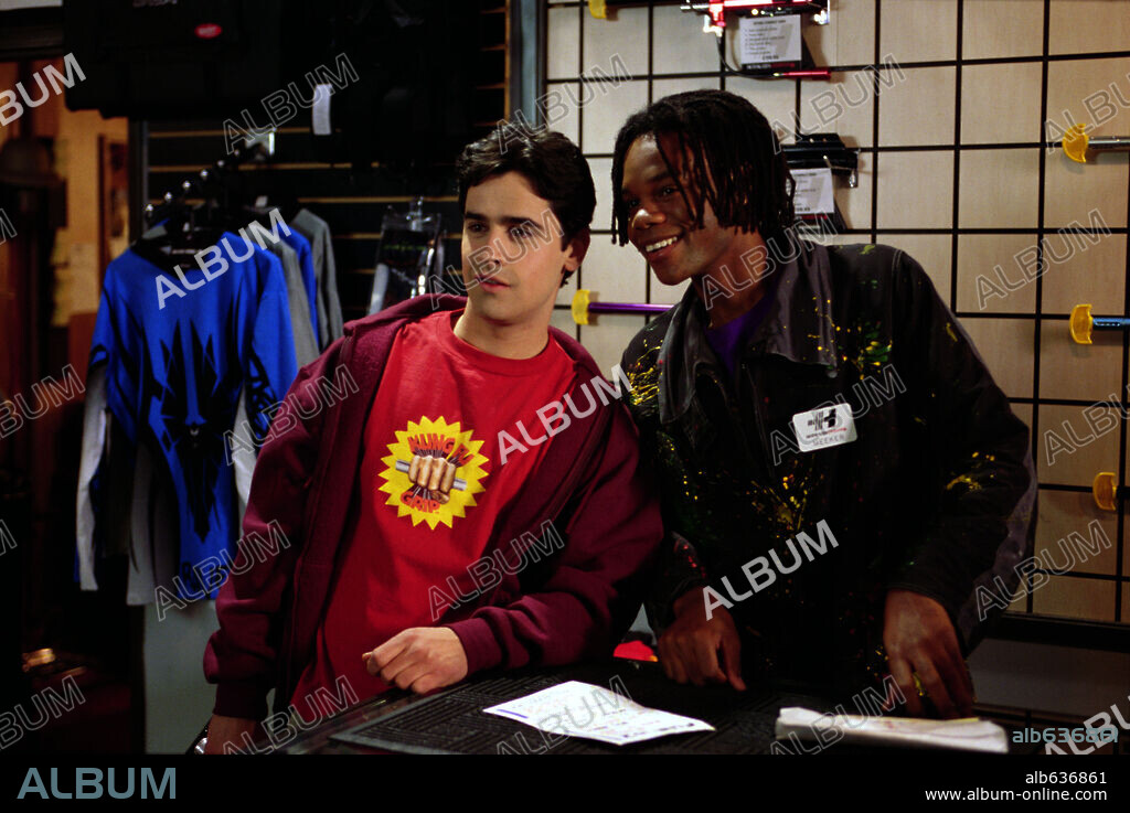 GARIKAYI MUTAMBIRWA and JESSE BRADFORD in CLOCKSTOPPERS, 2002, directed by JONATHAN FRAKES. Copyright PARAMOUNT PICTURES / BARIUS, CLAUDETTE.