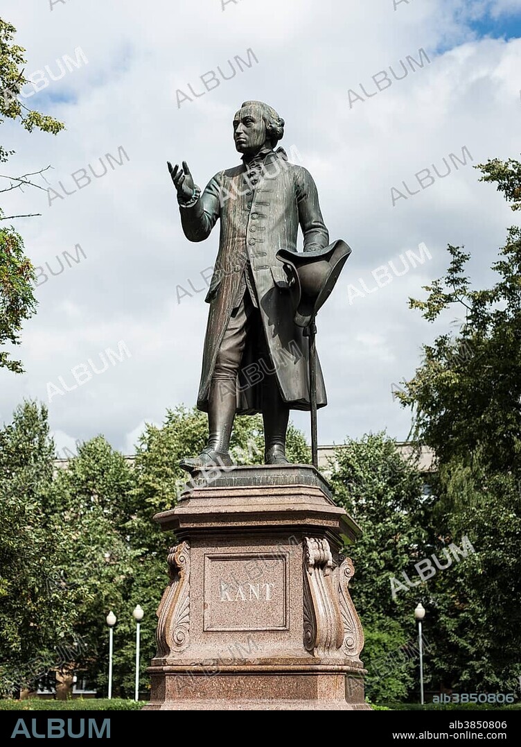 Monument to Immanuel Kant, Leningradskij rajon, Kaliningrad, Kaliningrad Oblast, Russia, Europe.