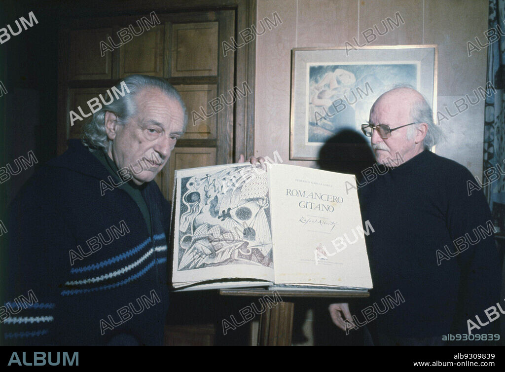 RENAU , JOSEP. PINTOR ESPAÑOL . VALENCIA 1907 - 1982. CON RAFAEL ALBERTI , AÑO 1975.