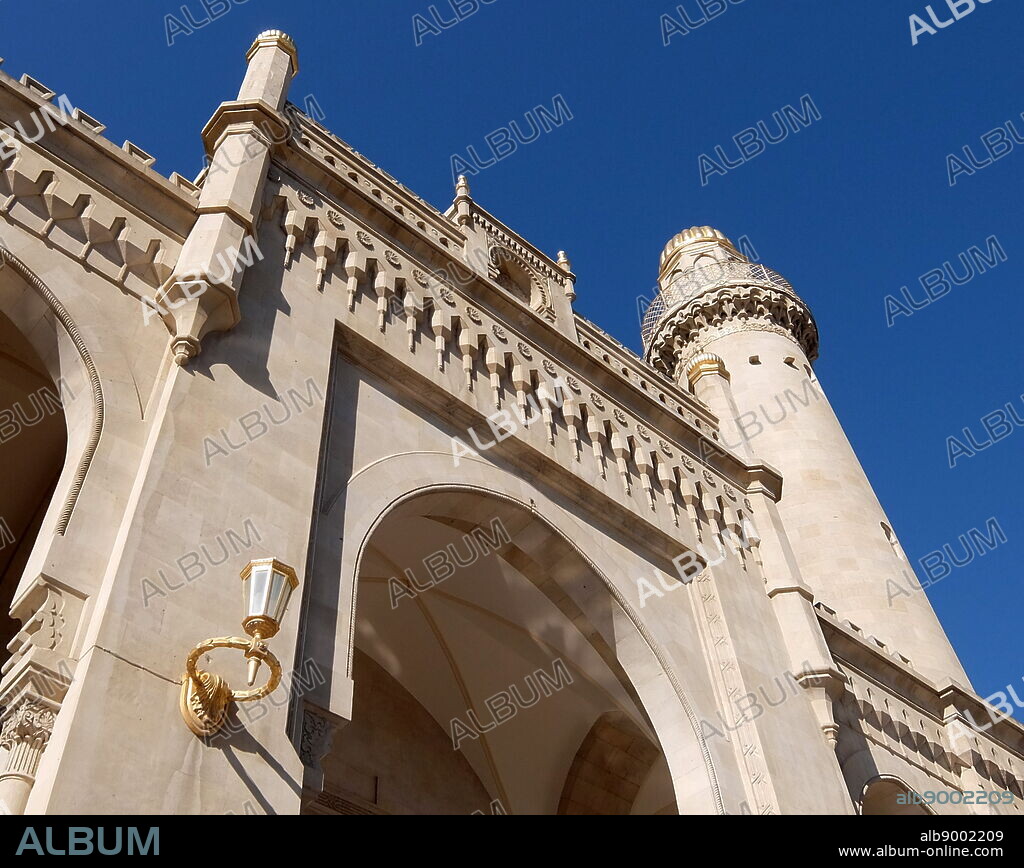 Taza Pir Mosque, Baku, Azerbaijan. Construction began in 1905 and was finished by 1914. The idea for the mosque as well as its financing was provided by a female Azeri philanthropist, Nabat Khanum Ashurbeyov (Ashurbeyli).