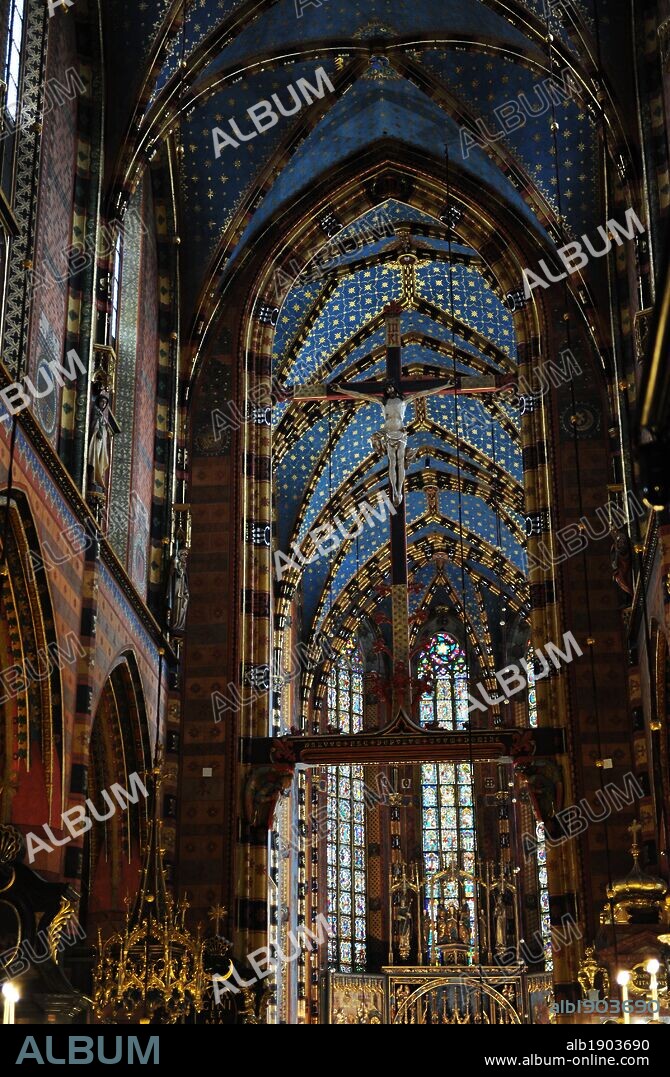 ARTE GOTICO. POLONIA. CATEDRAL DE WAWEL (Catedral de San Wenceslao y San Estanislao o Catedral de Cracovia). Construida entre 1320 y 1364, en estilo gótico. Interior del templo. Cerro de Wawel. Cracovia. (Patrimonio de la Humanidad de la Unesco). Europa.
