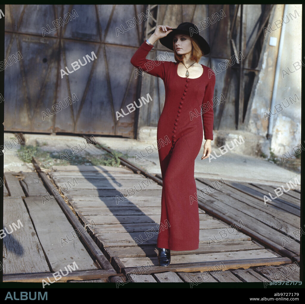Raffaella Carra in a pose from December 1970.