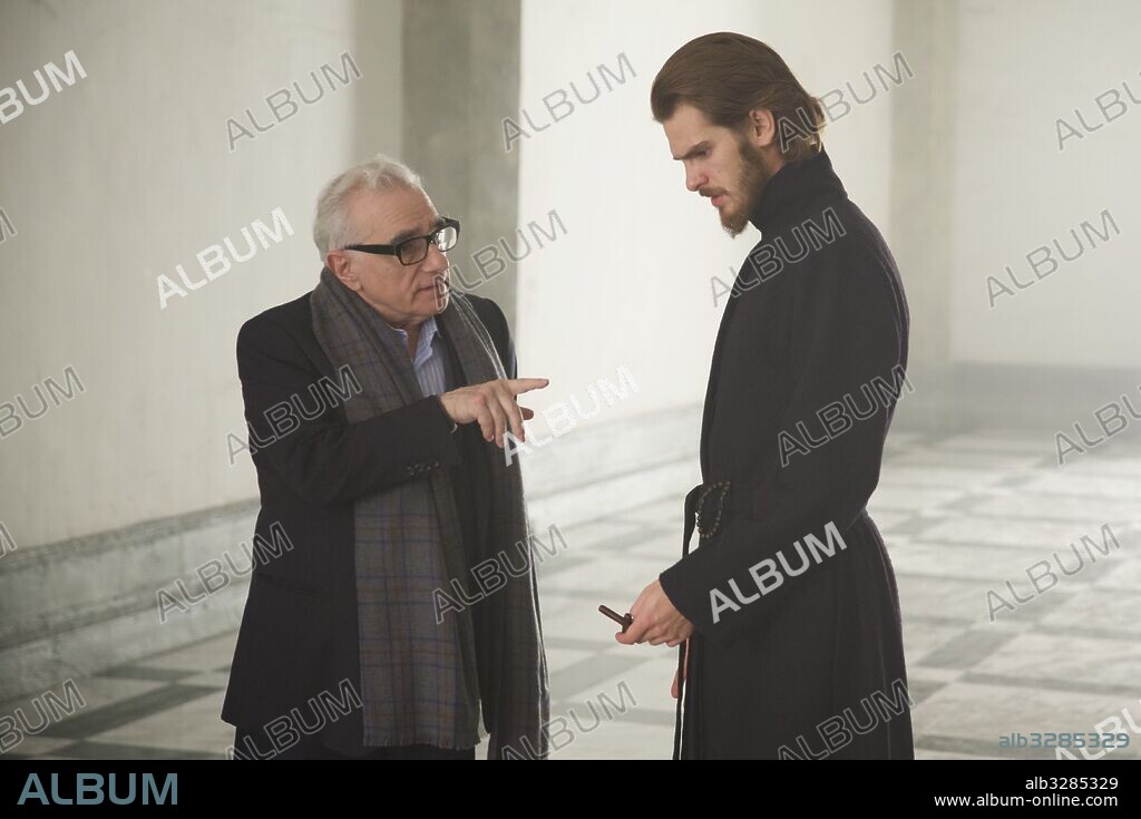 ANDREW GARFIELD y MARTIN SCORSESE en SILENCIO, 2016 (SILENCE), dirigida por MARTIN SCORSESE. Copyright AI-FILM/CAPPA DEFINA PROD/CACCHI GORI PICTURES/FABRICA DE CI.