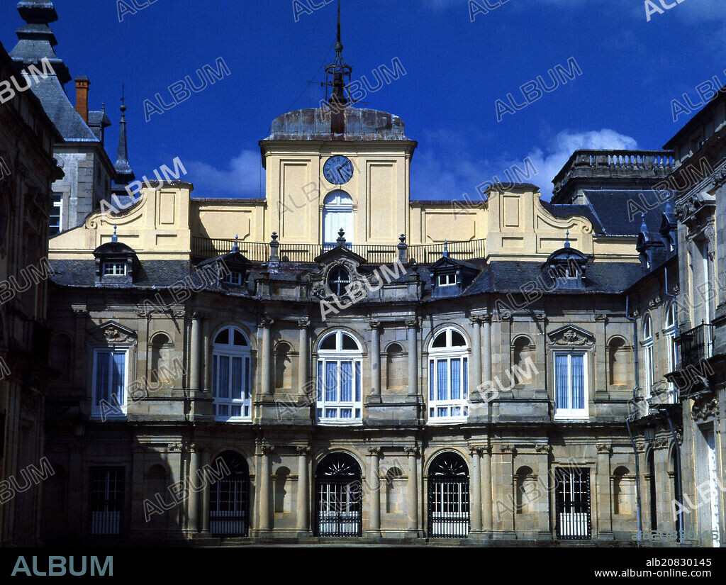 TEODORO ARDEMANS. PATIO DE HERRADURA.