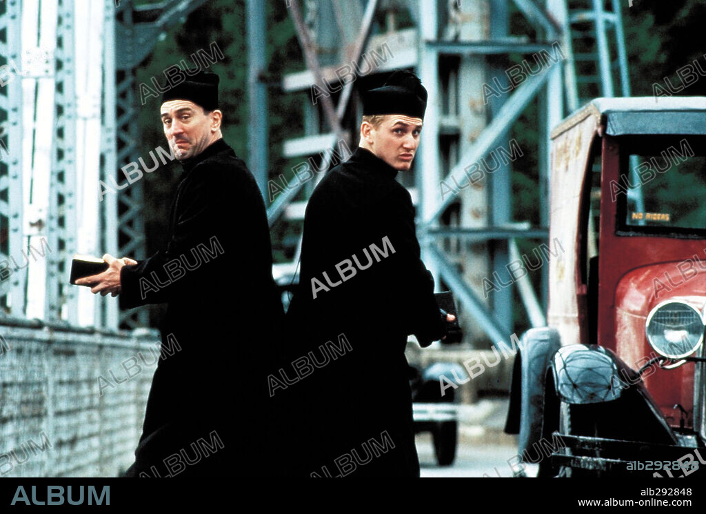 SEAN PENN in WE'RE NO ANGELS, 1989, directed by NEIL JORDAN. Copyright PARAMOUNT PICTURES.
