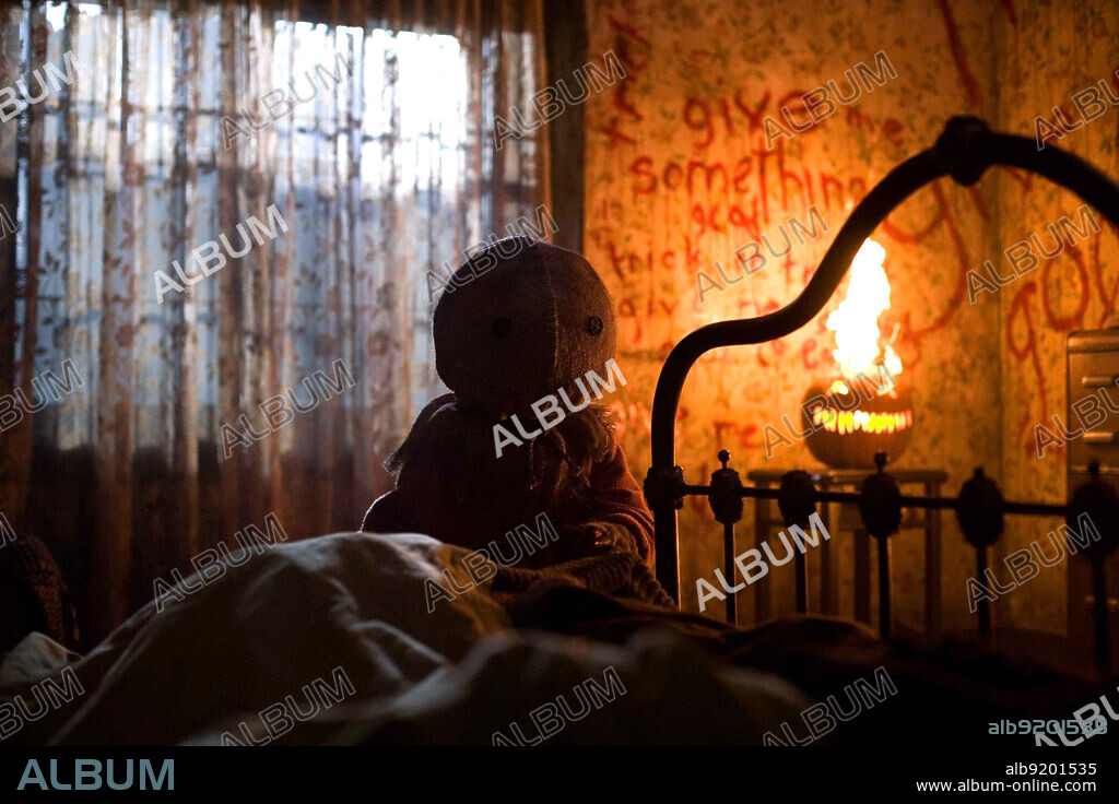 TRUCO O TRATO: TERROR EN HALLOWEEN, 2007 (TRICK 'R TREAT), dirigida por MICHAEL DOUGHERTY. Copyright WARNER BROS PICTURES.