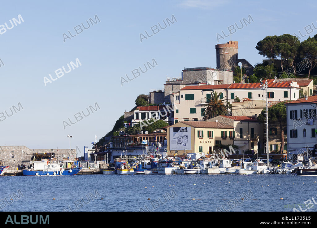 Harbour with Torre della Marina, Marina di Campo, Island of Elba, Livorno Province, Tuscany, Italy, Europe.