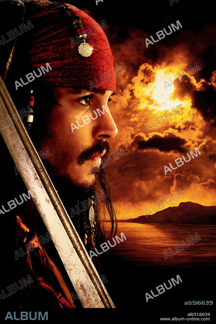 JOHNNY DEPP en PIRATAS DEL CARIBE: LA MALDICIÓN DE LA PERLA NEGRA, 2003 (PIRATES OF THE CARIBBEAN: THE CURSE OF THE BLACK PEARL), dirigida por GORE VERBINSKI. Copyright TOUCHSTONE PICTURES.