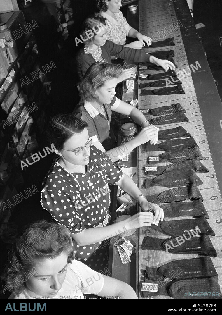 Female Workers, Union Point Manufacturing Company, Greene County, Georgia, USA, November 1941.
