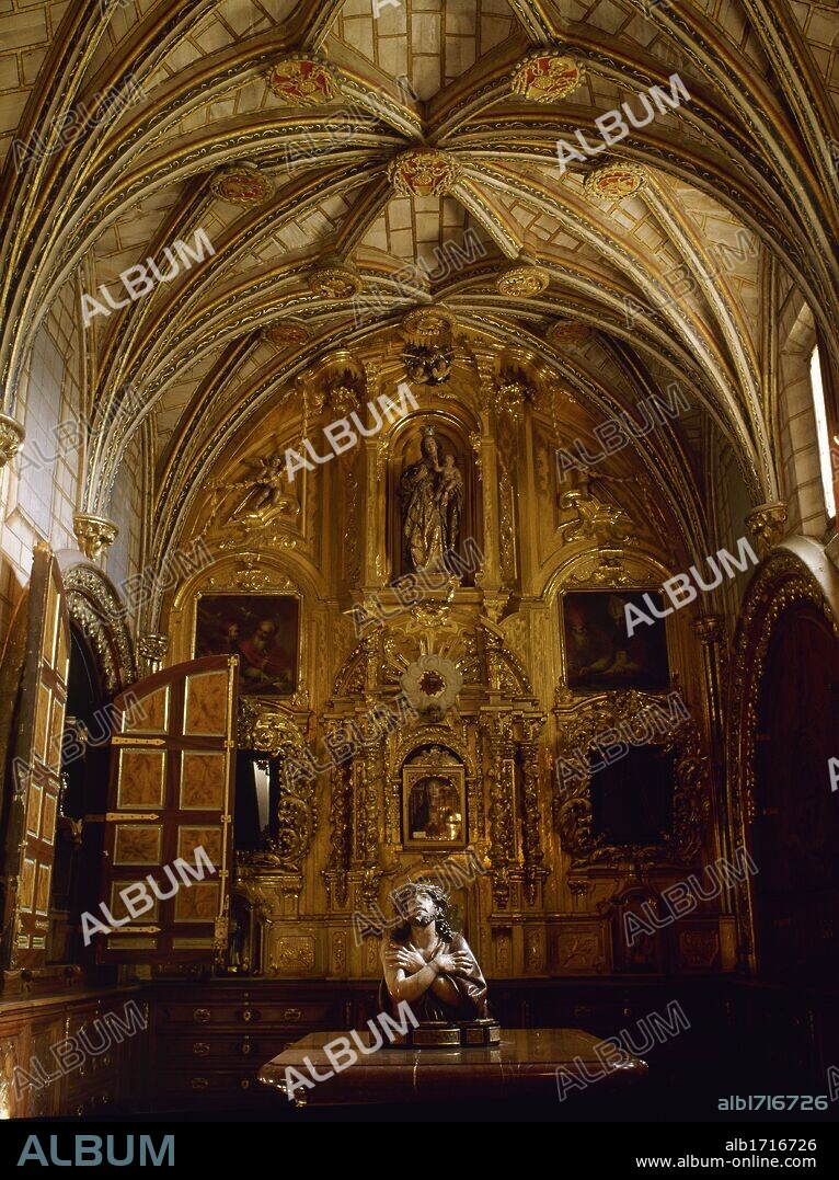 ARTE GOTICO. ESPAÑA. CATEDRAL DE CUENCA. Interior de la SACRISTIA del templo, donde destaca el hermoso techo decorado con claves policromadas. Actualmente es Museo y se guardan diferentes obras de arte. Castilla-La Mancha.