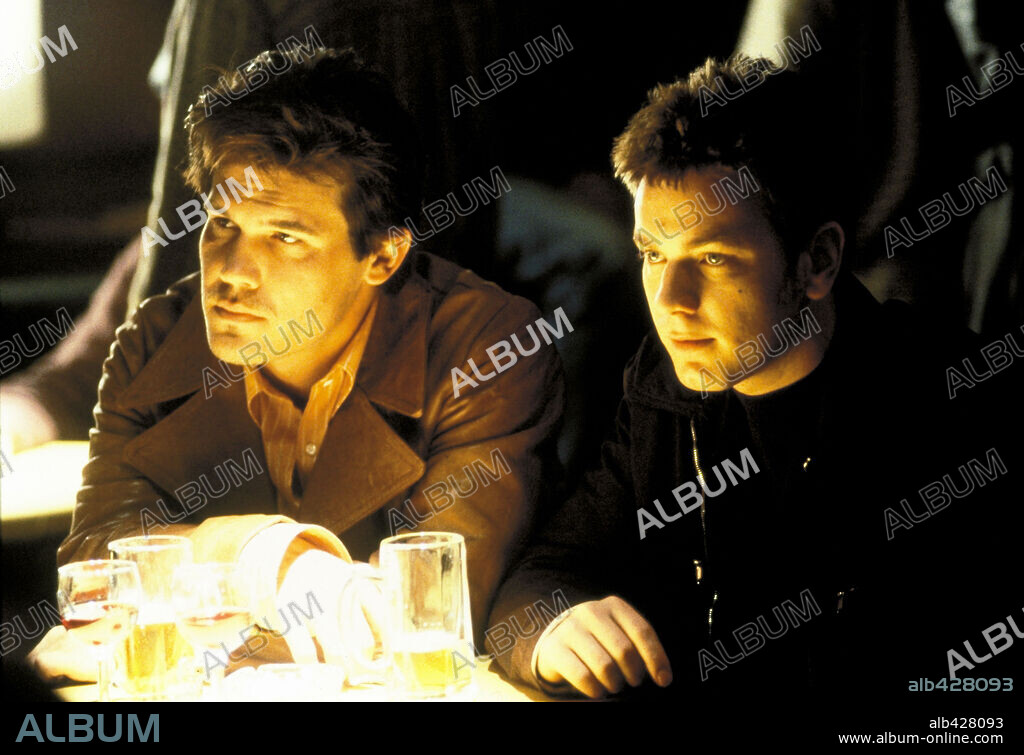 EWAN McGREGOR and JOSH BROLIN in NIGHTWATCH, 1997, directed by OLE BORNEDAL. Copyright DIMENSION FILMS / ZUCKERMAN, ROBERT.