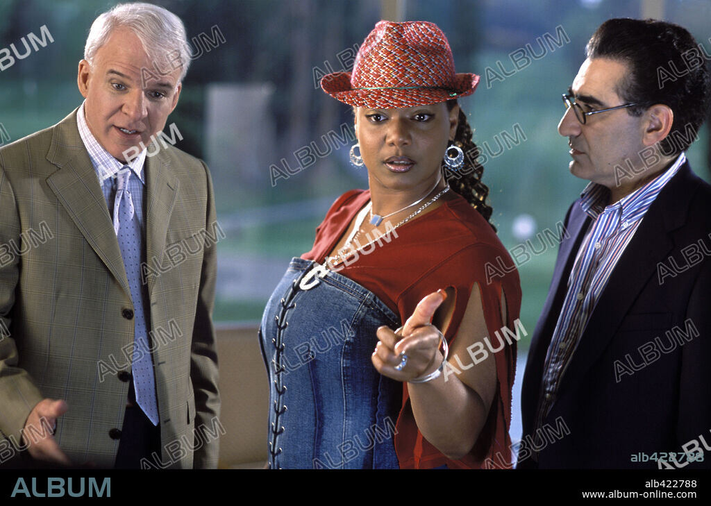 EUGENE LEVY, QUEEN LATIFAH and STEVE MARTIN in BRINGING DOWN THE HOUSE, 2003, directed by ADAM SHANKMAN. Copyright TOUCHSTONE PICTURES / EMERSON, SAM.
