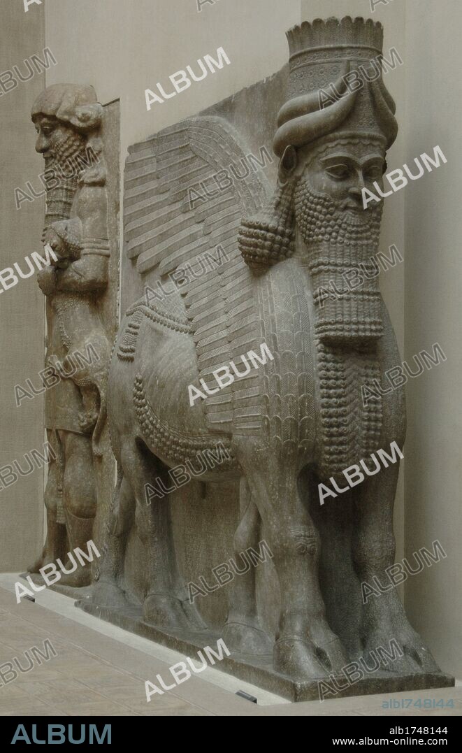 ARTE MESOPOTAMICO. ASIRIO. Relieves del Palacio de Sargon II: TORO GUARDIAN ANDROCEFALO Y Gilhamesh. Palacio de Sargon II. Dur Sharrukin, antigua Asiria (Actual Khorsabad en Irak). 713-716 a. C. Siglo VIII a. C. Museo del Louvre. París. Francia.