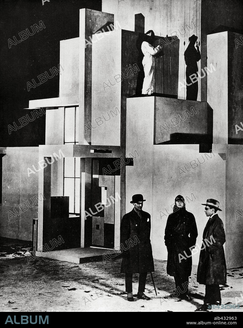 L' INHUMAINE, 1924, unter der Regie von MARCEL L'HERBIER.