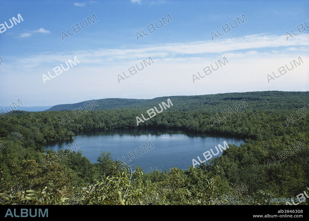 Deep Lake, a glacial kettle lake in the Pocono Mountains, Pennsylvania.