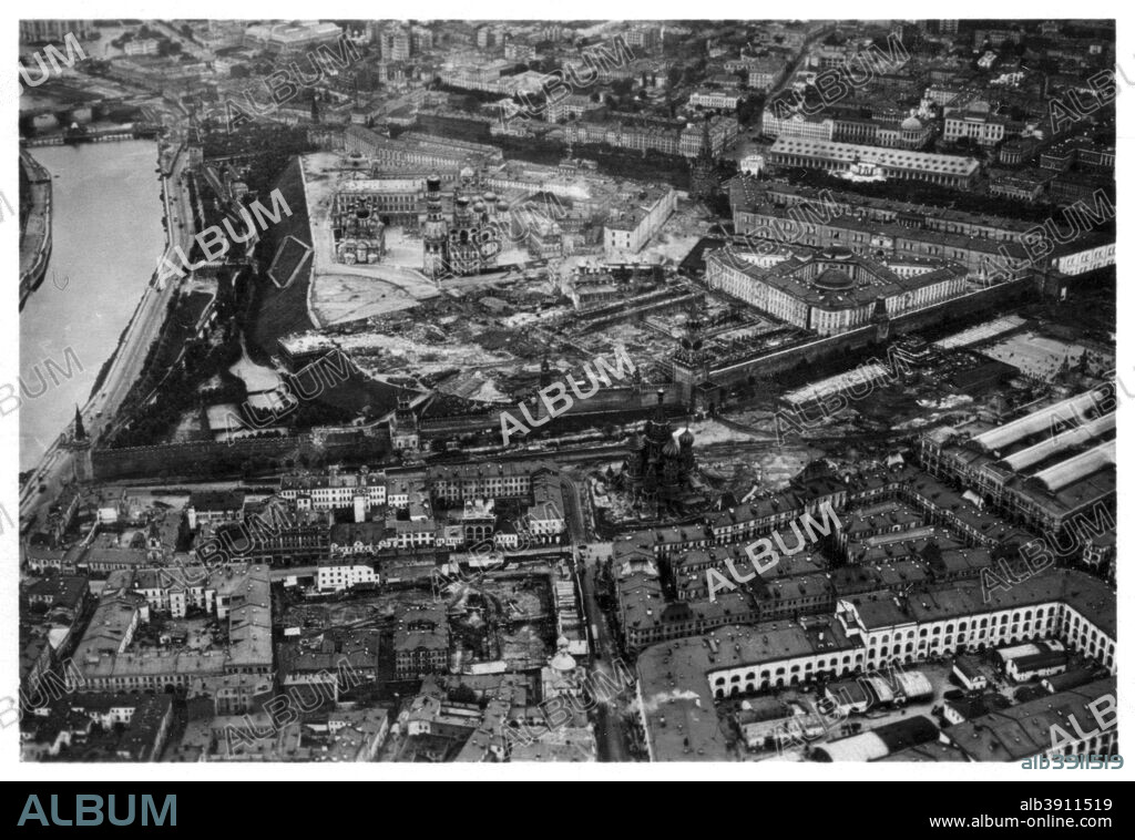 Aerial view of the Kremlin, Moscow, USSR, from a Zeppelin, 1930 (1933). A photograph from Zeppelin-Weltfahrten, Vom ersten Luftschiff 1899 bis zu den Fahrten des LZ127 Graf Zeppelin 1932, Dresden, 1933.