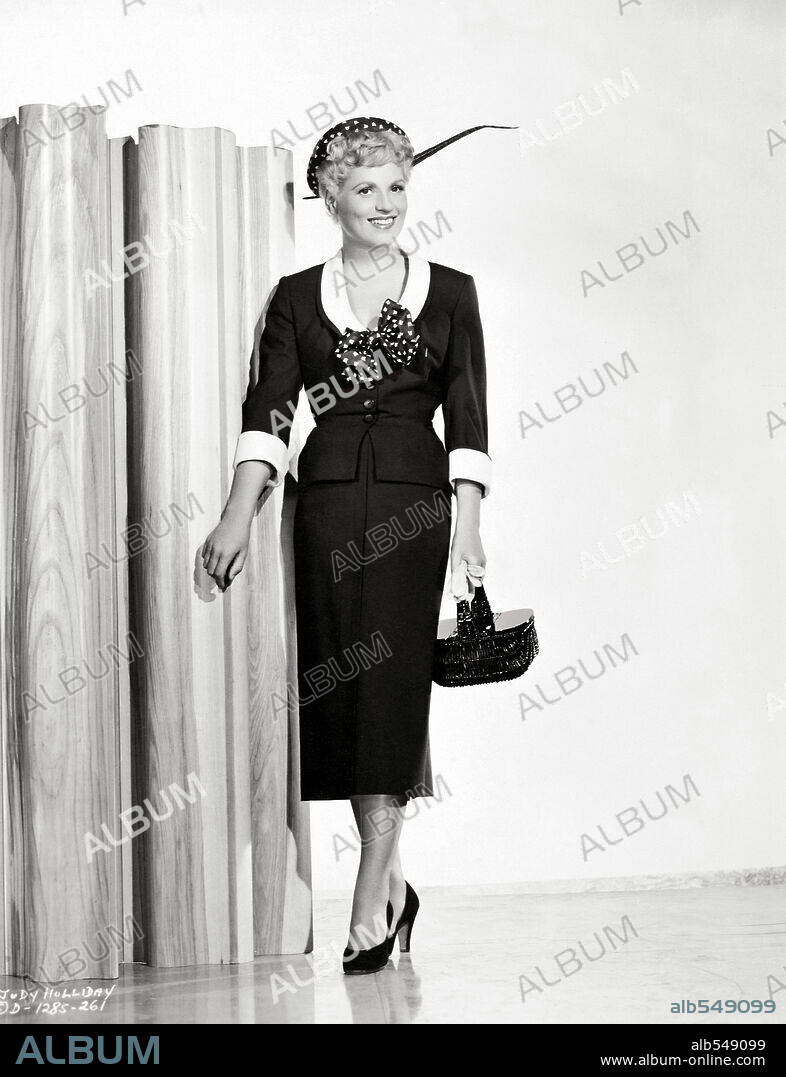 JUDY HOLLIDAY in IT SHOULD HAPPEN TO YOU, 1954, directed by GEORGE CUKOR. Copyright COLUMBIA PICTURES.