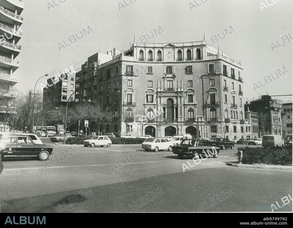 Madrid, 1980 (CA.). Palacio del Marqués de Ibarra, construido por Pedro Muguruza, situado en la Plaza de Rubén Darío.