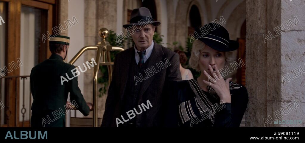 DIANE KRUGER und LIAM NEESON in MARLOWE, 2022, unter der Regie von NEIL JORDAN. Copyright Parallel Film Productions.