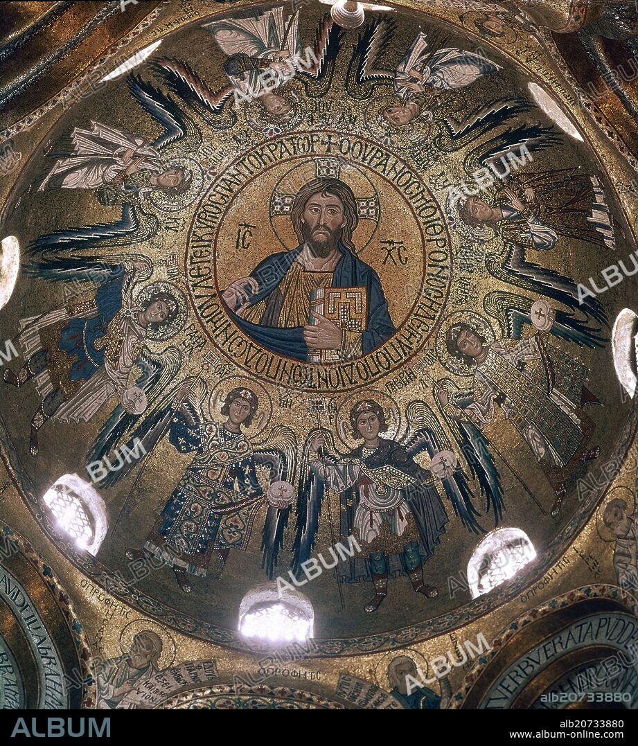 MOSAICO DE CRISTO PANTOCRATOR EN LA CUPULA - SIGLO XII.