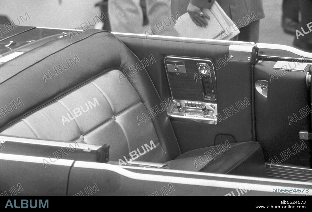 Th presidents limousine. In this car JFK got killed in Dallas. US president John F. Kennedy visited the military air base Langendiebach near Hanau on 25 June 1963. 25/06/1963